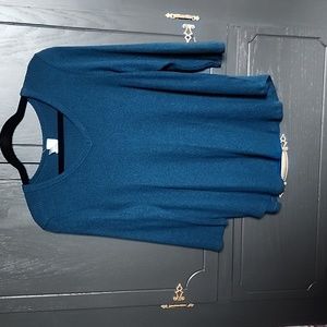 Three quartered sleeved lightweight sweater
